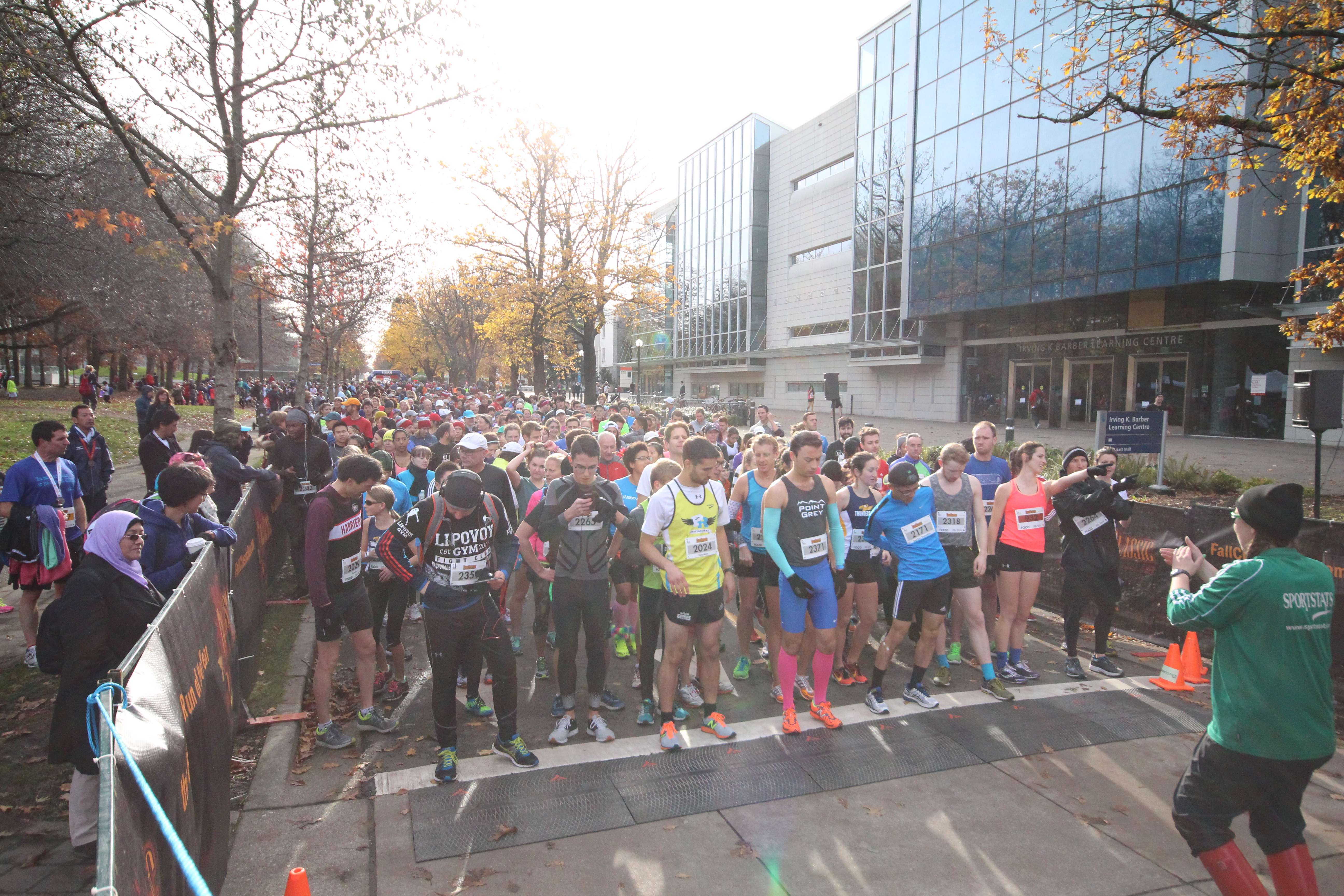 Sold-out Fall Classic concludes RUNVAN® race series for 2015